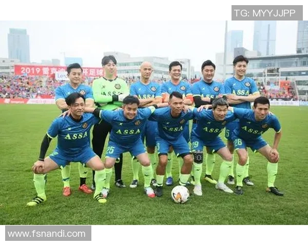 足球明星齐聚一堂激情四溢活动盛况回顾与精彩瞬间分享