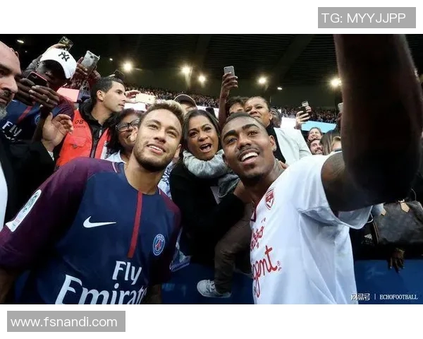 内马尔跨界篮球之路揭秘:从足球巨星到篮球明星的精彩转变